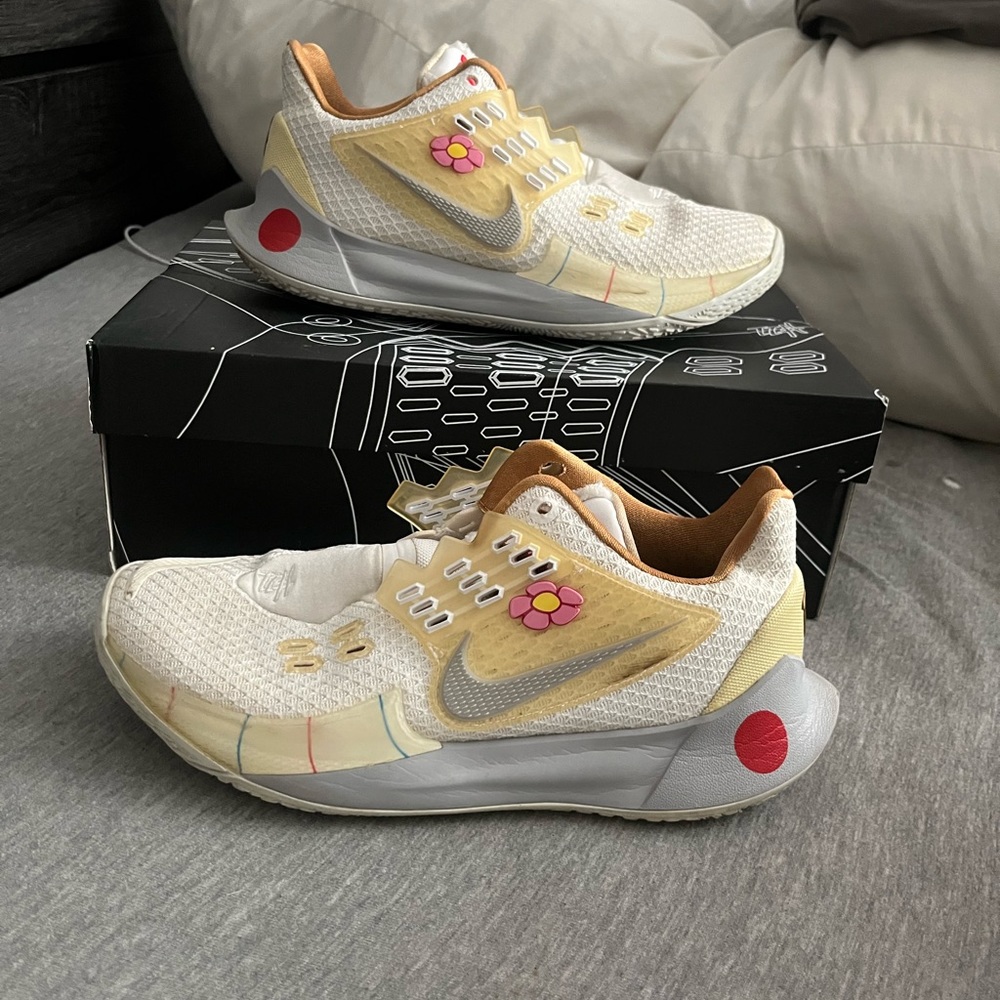 Kyrie 2 Low SpongeBob Sandy Cheeks Mens Size 9